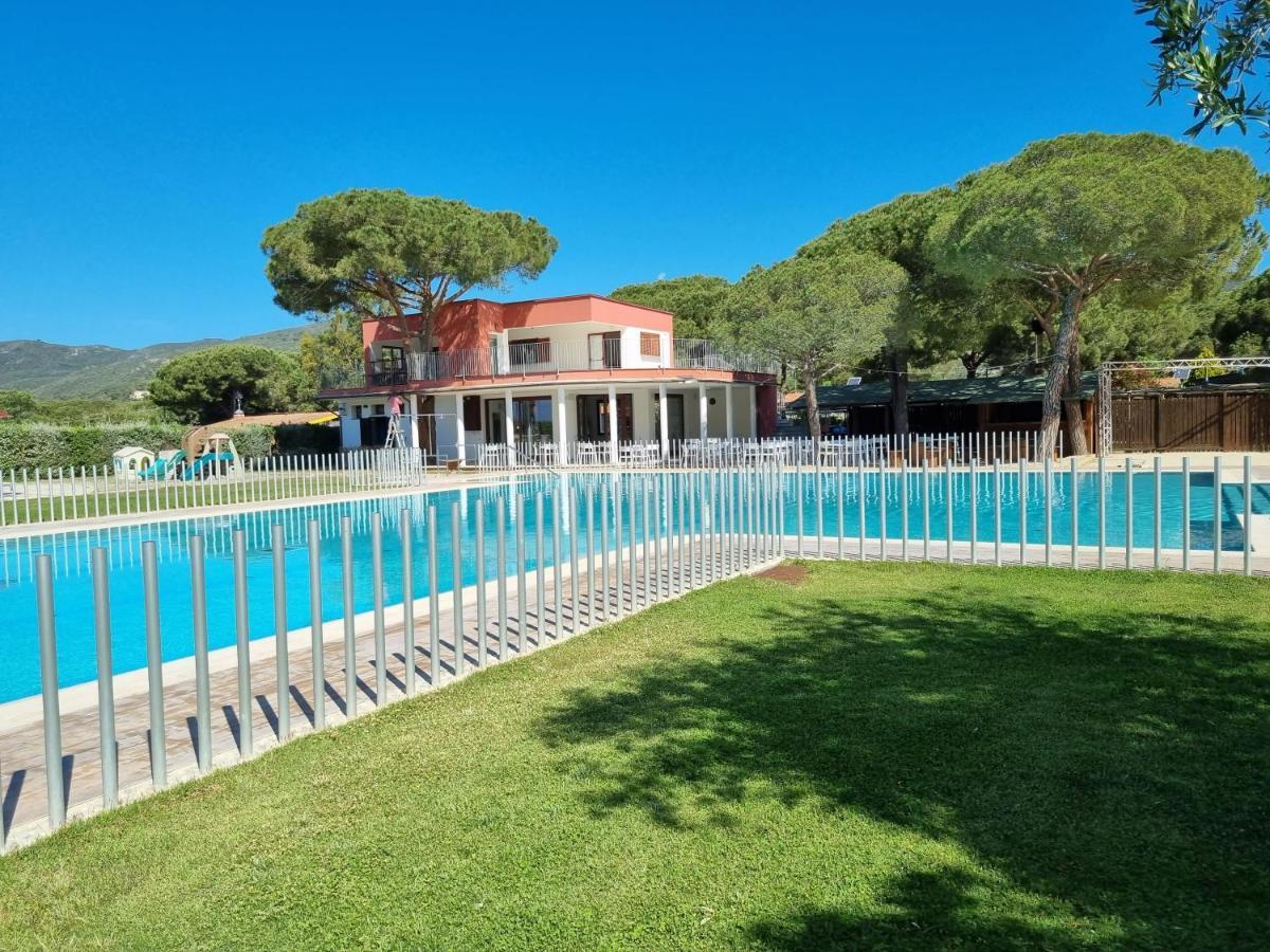 Camping Lacona Pineta Capoliveri  Buitenkant foto