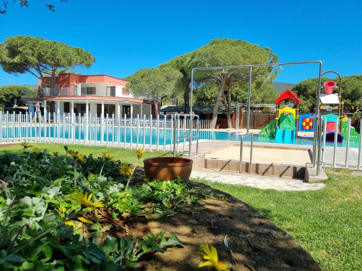 Camping Lacona Pineta Capoliveri  Buitenkant foto