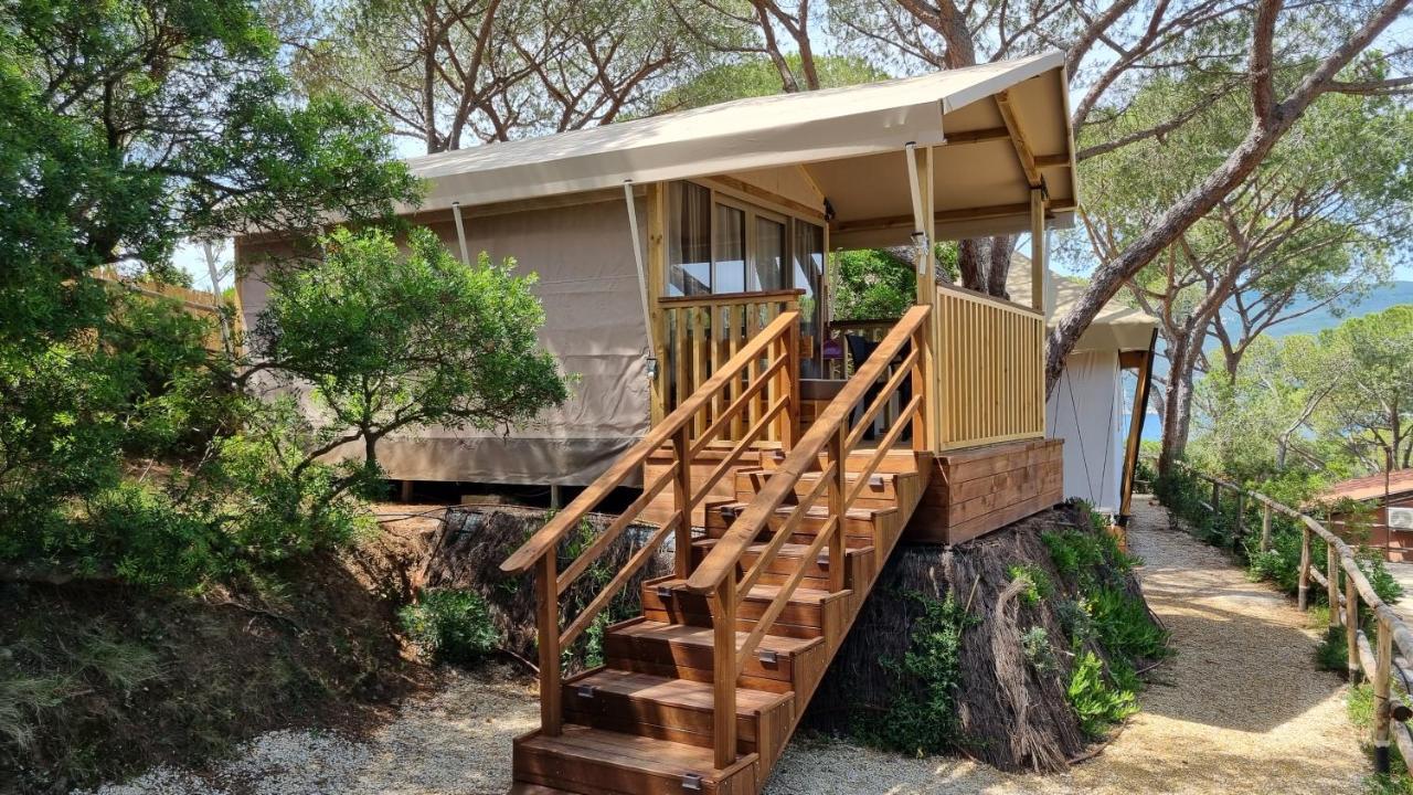 Camping Lacona Pineta Capoliveri  Buitenkant foto