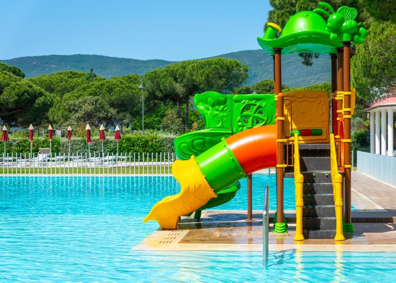 Camping Lacona Pineta Capoliveri  Buitenkant foto