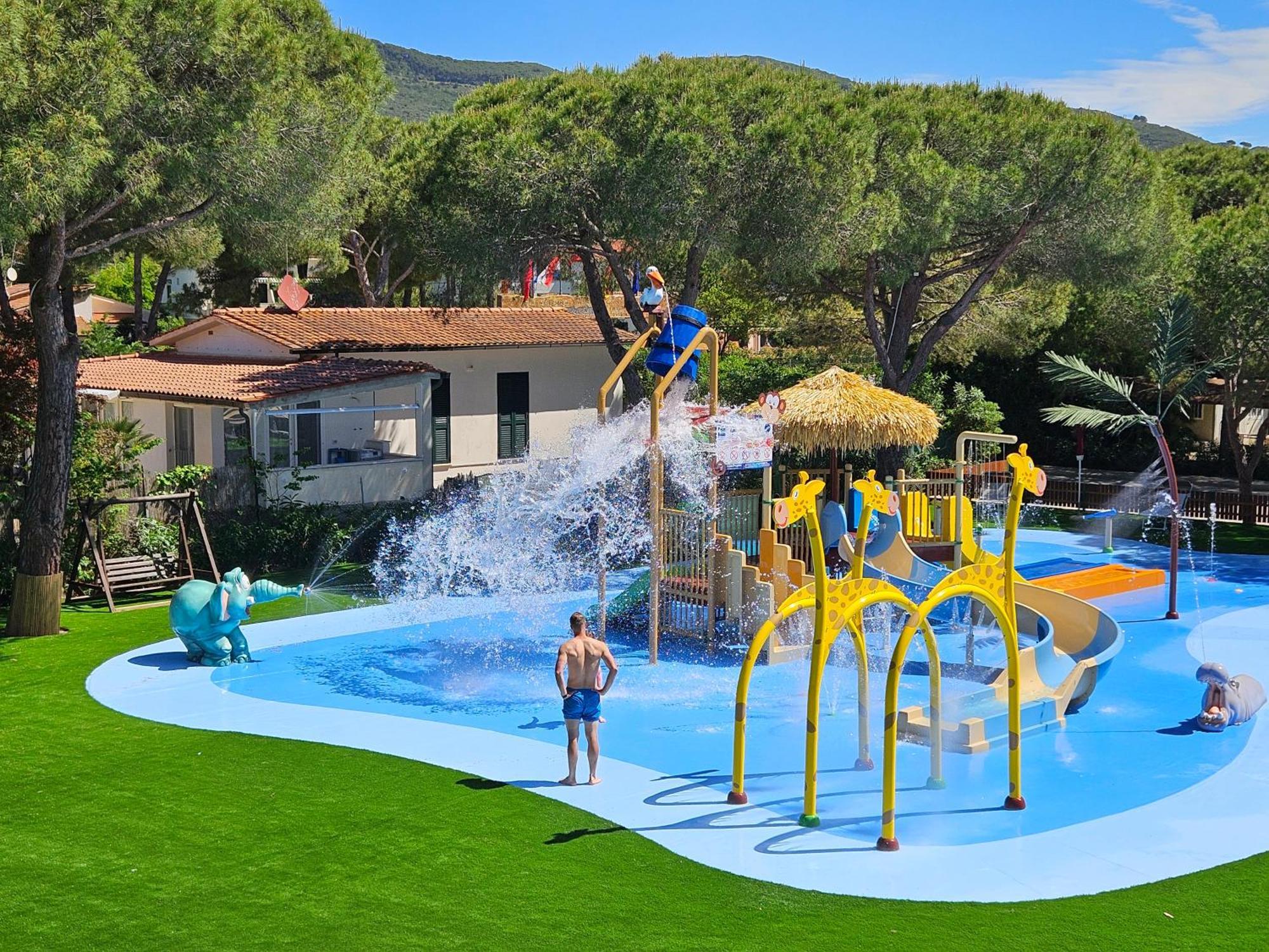 Camping Lacona Pineta Capoliveri  Buitenkant foto